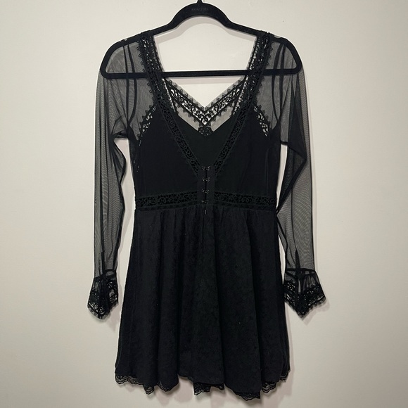 Free People Women’s Black Victorian Sheer Lace detail mini dress size 6 - Picture 7 of 9